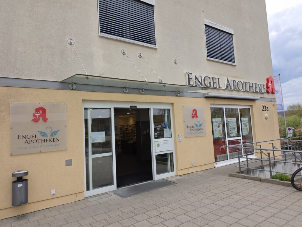 Filiale der Engel Apotheke am Frauenberg von Außen
